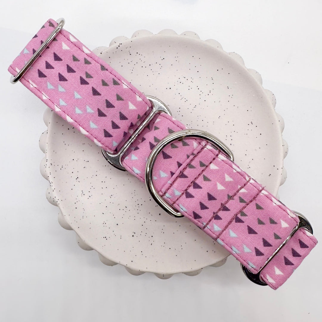 Martingale Collar - Pink Geometric Charm